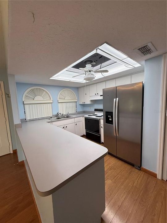 En Venta: $192,000 (3 camas, 2 baños, 1279 Pies cuadrados)