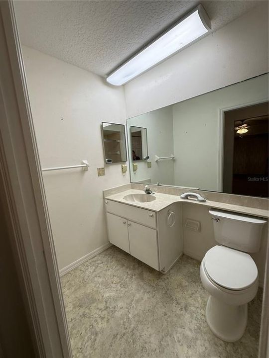 En Venta: $192,000 (3 camas, 2 baños, 1279 Pies cuadrados)