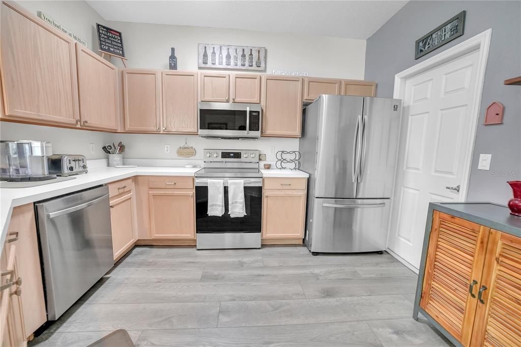 待售: $249,990 (2 贝兹, 2 浴室, 1073 平方英尺)