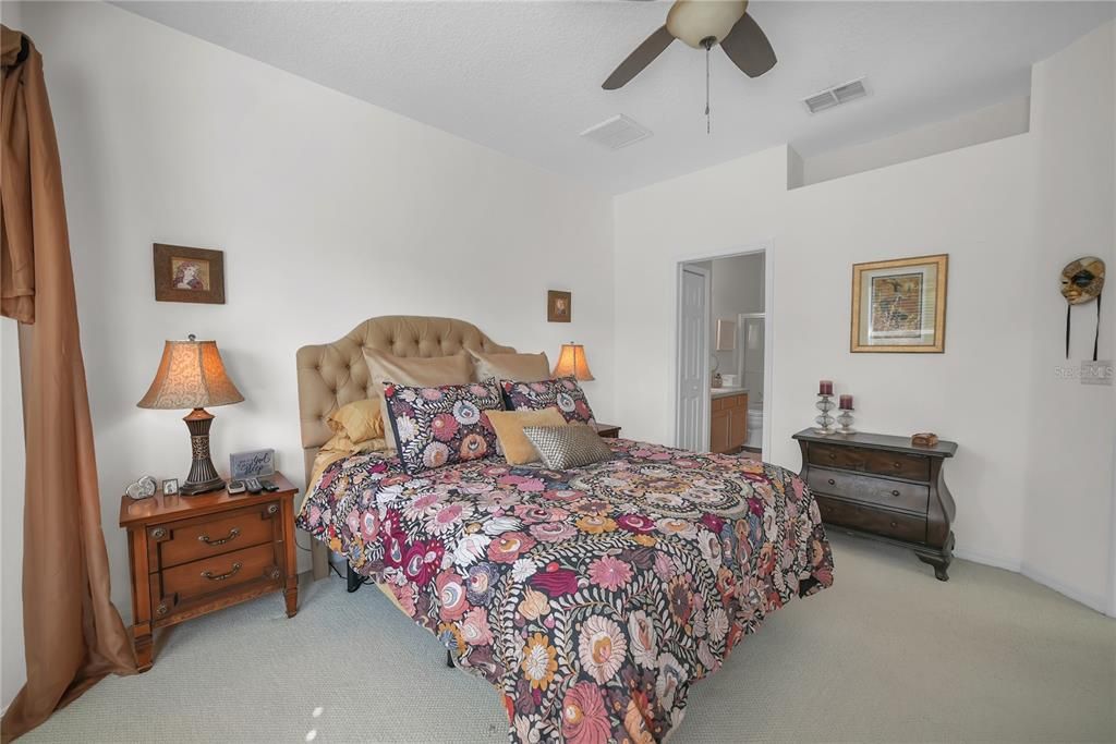 待售: $249,990 (2 贝兹, 2 浴室, 1073 平方英尺)