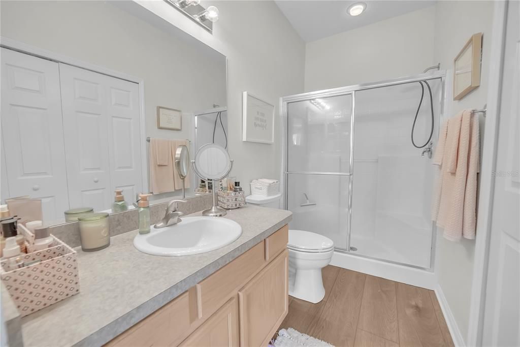 待售: $249,990 (2 贝兹, 2 浴室, 1073 平方英尺)