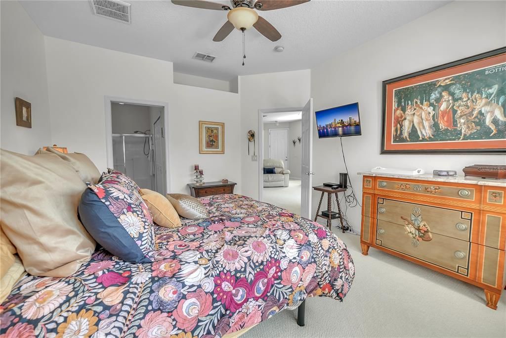 待售: $249,990 (2 贝兹, 2 浴室, 1073 平方英尺)