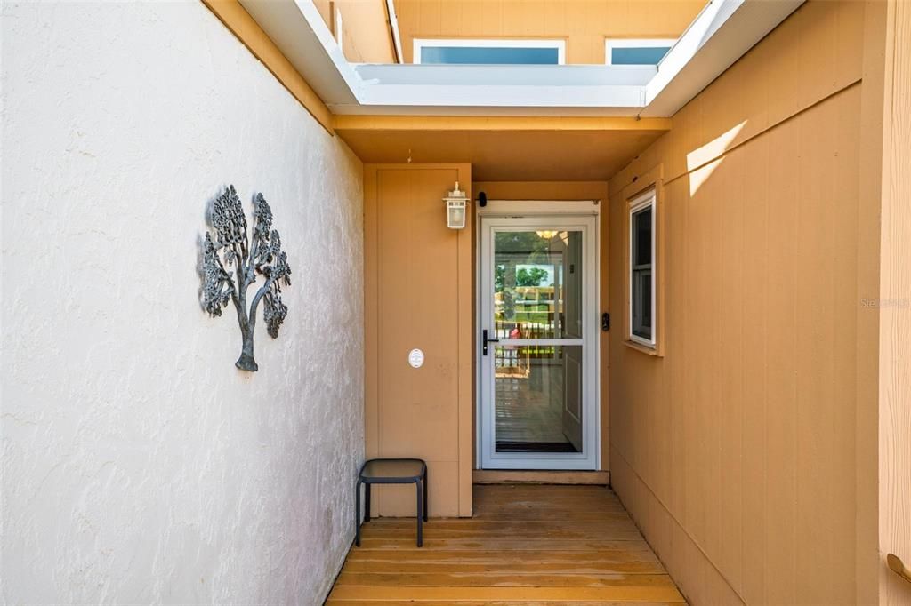 Под контрактом: $225,000 (2 спален, 2 ванн, 1071 Квадратных фут)