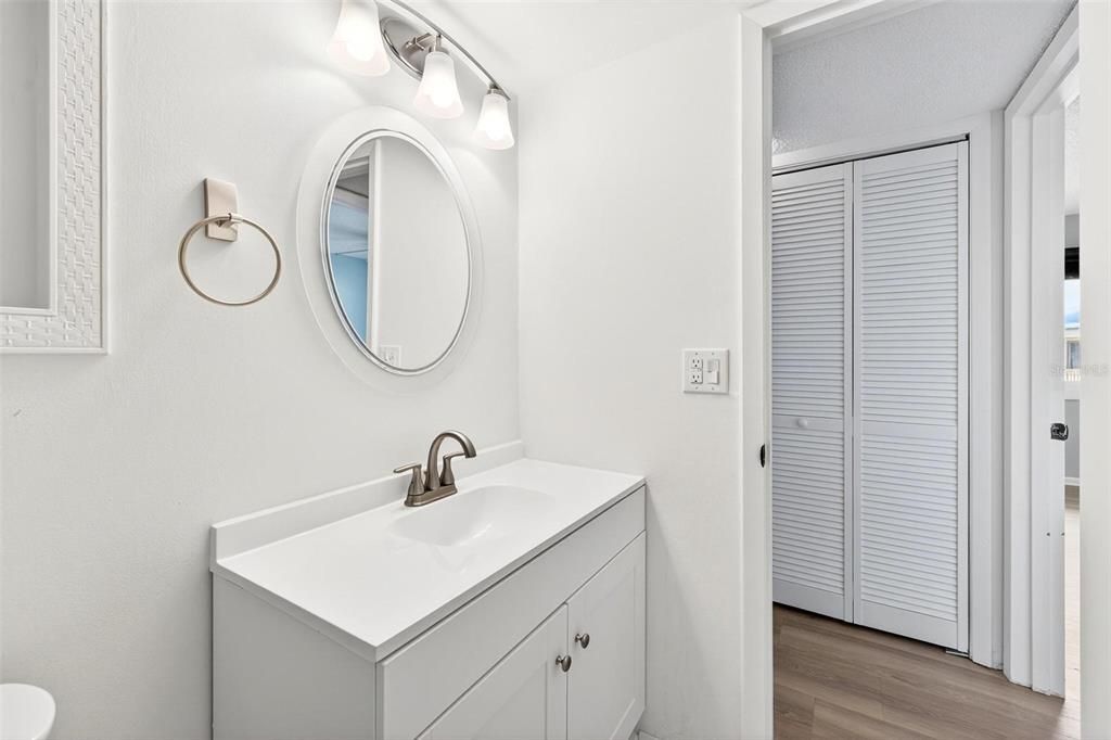 Под контрактом: $225,000 (2 спален, 2 ванн, 1071 Квадратных фут)