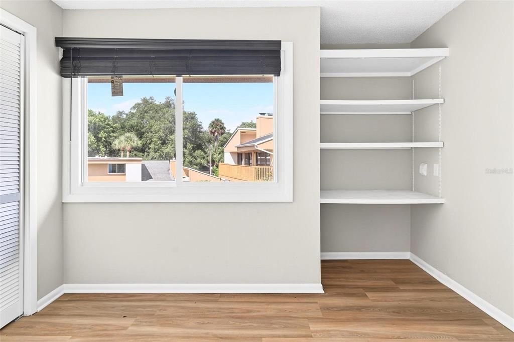 Под контрактом: $225,000 (2 спален, 2 ванн, 1071 Квадратных фут)