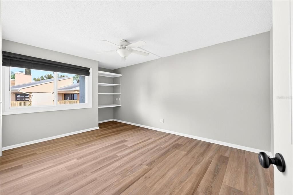 Под контрактом: $225,000 (2 спален, 2 ванн, 1071 Квадратных фут)