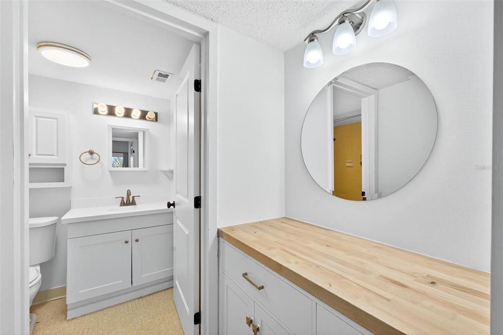 Под контрактом: $225,000 (2 спален, 2 ванн, 1071 Квадратных фут)