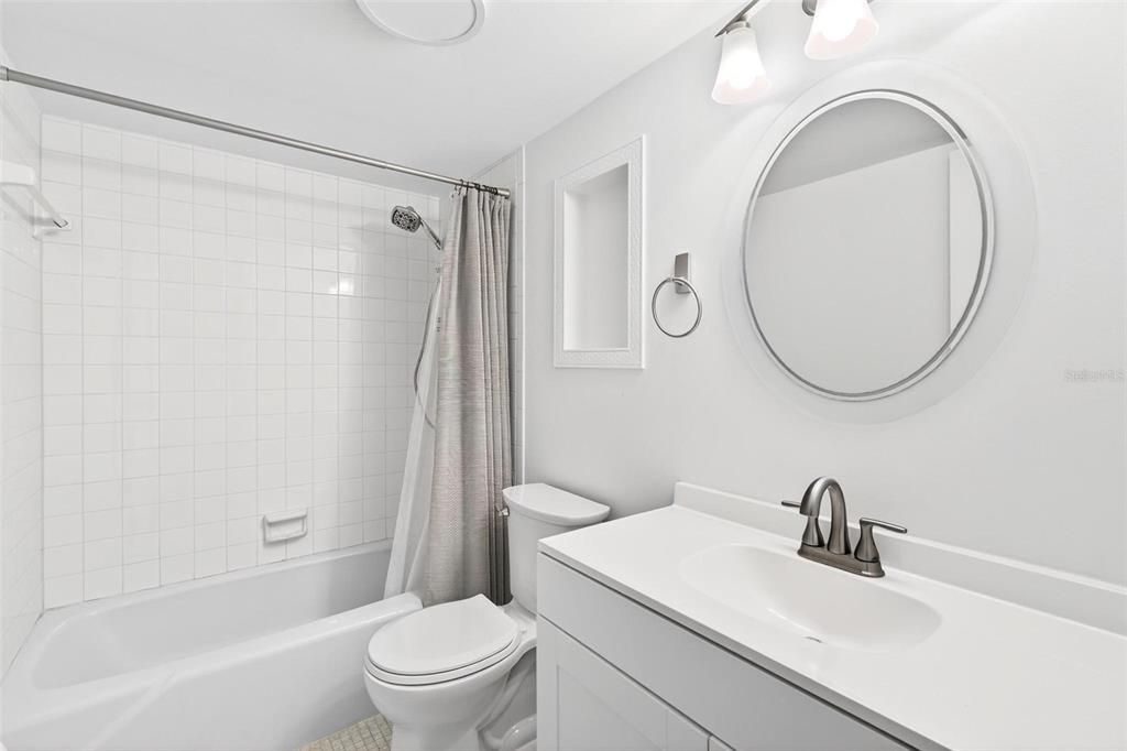 Под контрактом: $225,000 (2 спален, 2 ванн, 1071 Квадратных фут)