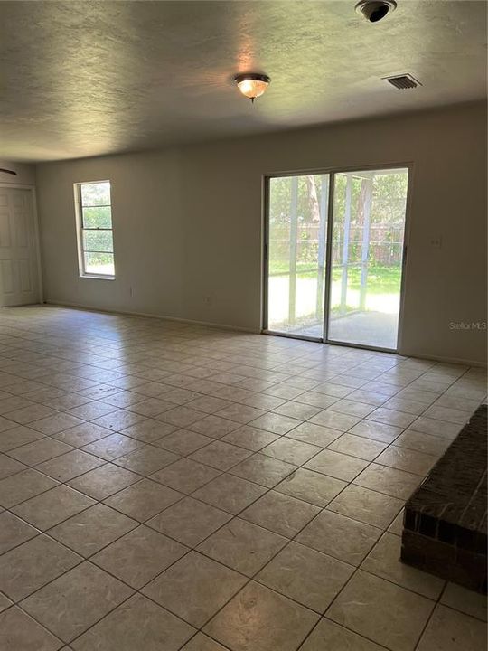 В аренду: $1,950 (3 спален, 2 ванн, 1196 Квадратных фут)