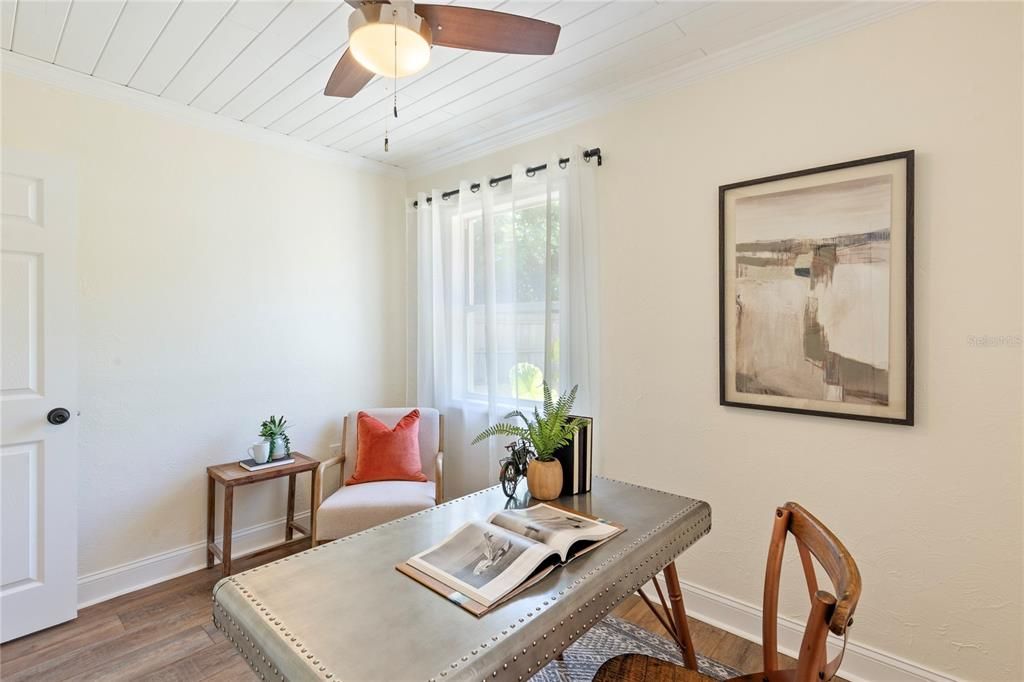 合同活跃: $339,900 (2 贝兹, 1 浴室, 782 平方英尺)