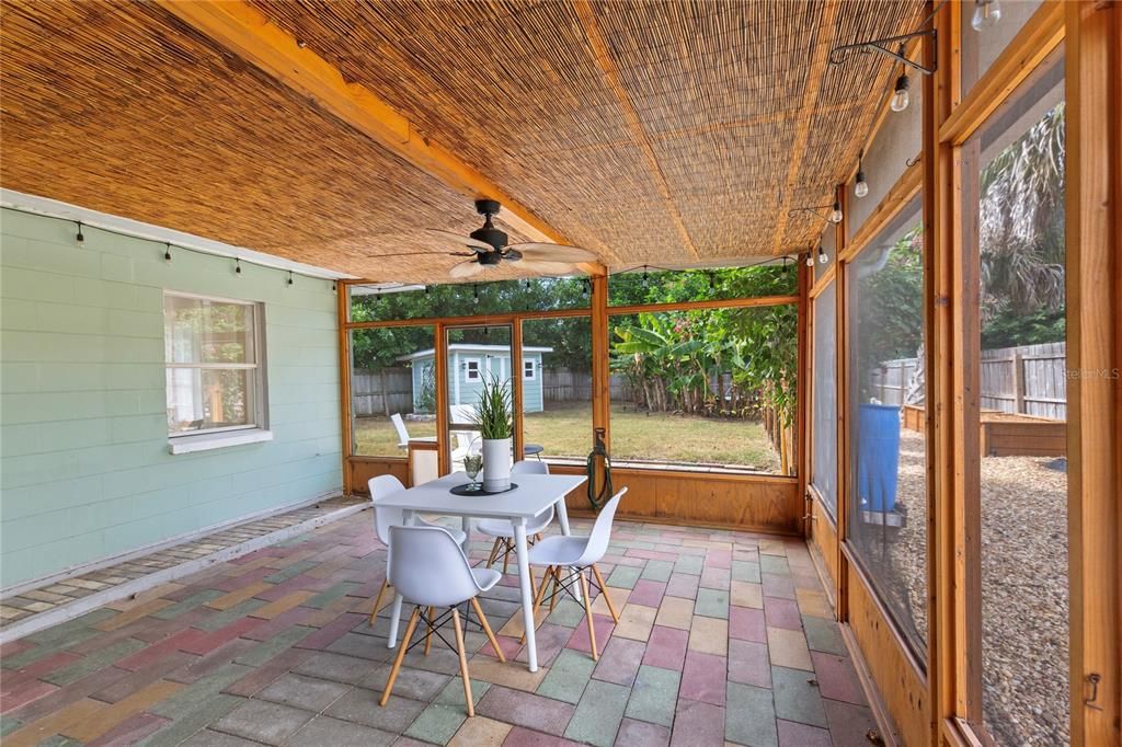 合同活跃: $339,900 (2 贝兹, 1 浴室, 782 平方英尺)