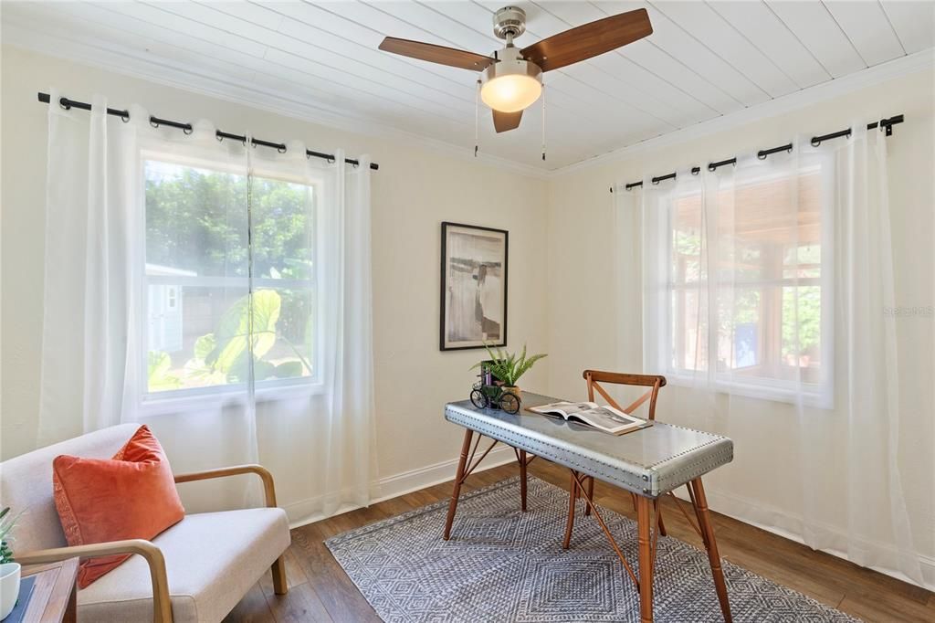 合同活跃: $339,900 (2 贝兹, 1 浴室, 782 平方英尺)