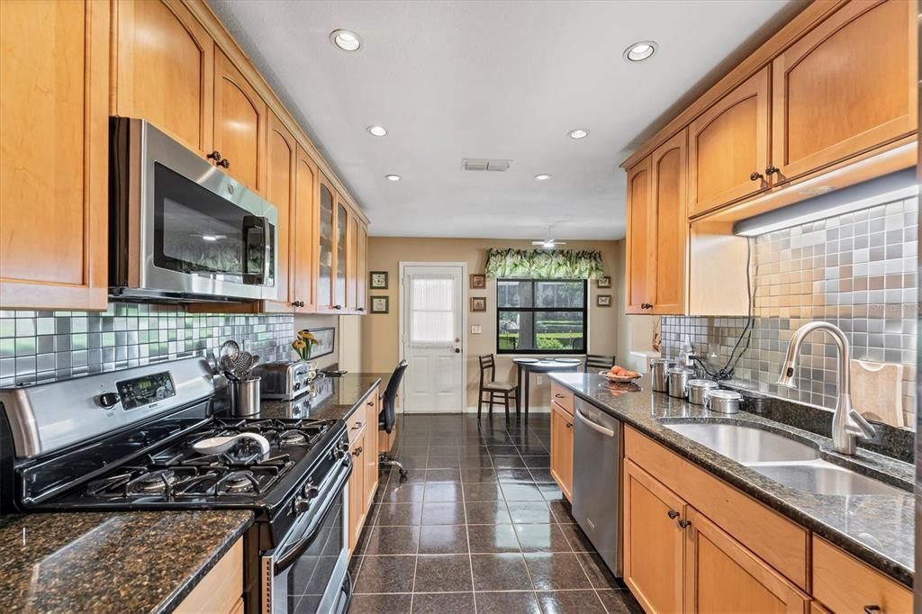 For Sale: $395,000 (2 beds, 2 baths, 1735 Square Feet)