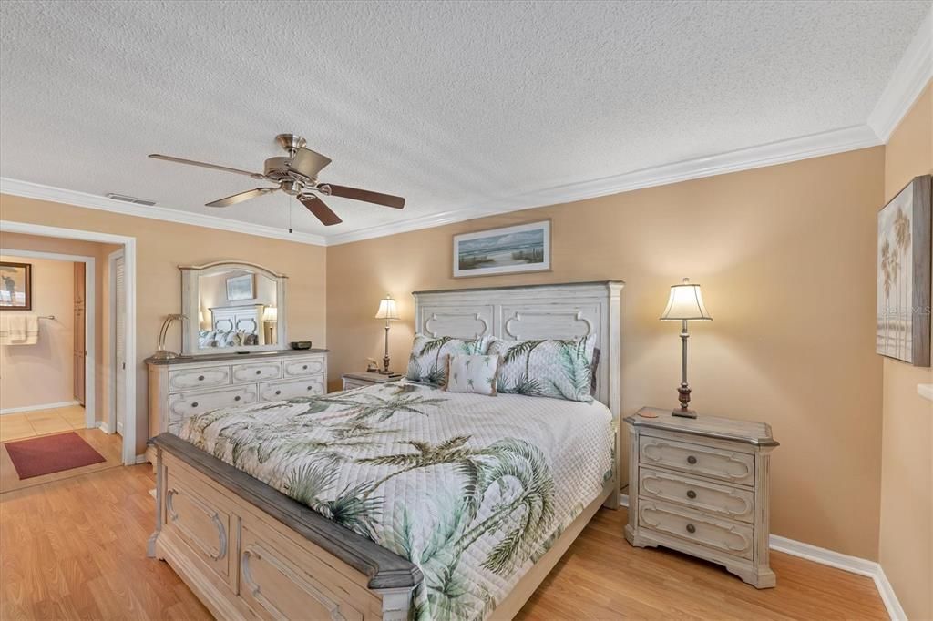 For Sale: $395,000 (2 beds, 2 baths, 1735 Square Feet)