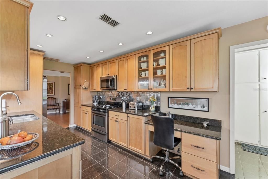 For Sale: $395,000 (2 beds, 2 baths, 1735 Square Feet)