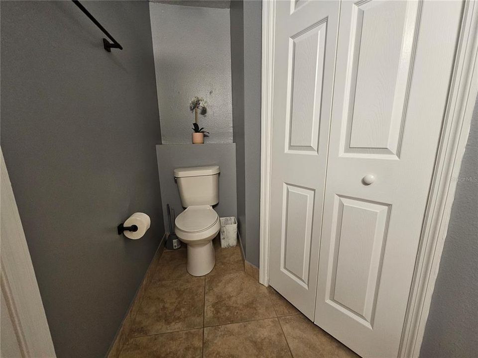 For Rent: $1,000 (1 beds, 1 baths, 200 Square Feet)