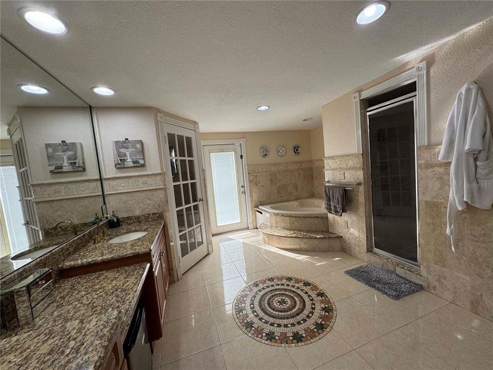 В аренду: $3,900 (5 спален, 4 ванн, 2500 Квадратных фут)