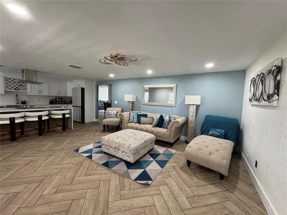 В аренду: $3,900 (5 спален, 4 ванн, 2500 Квадратных фут)