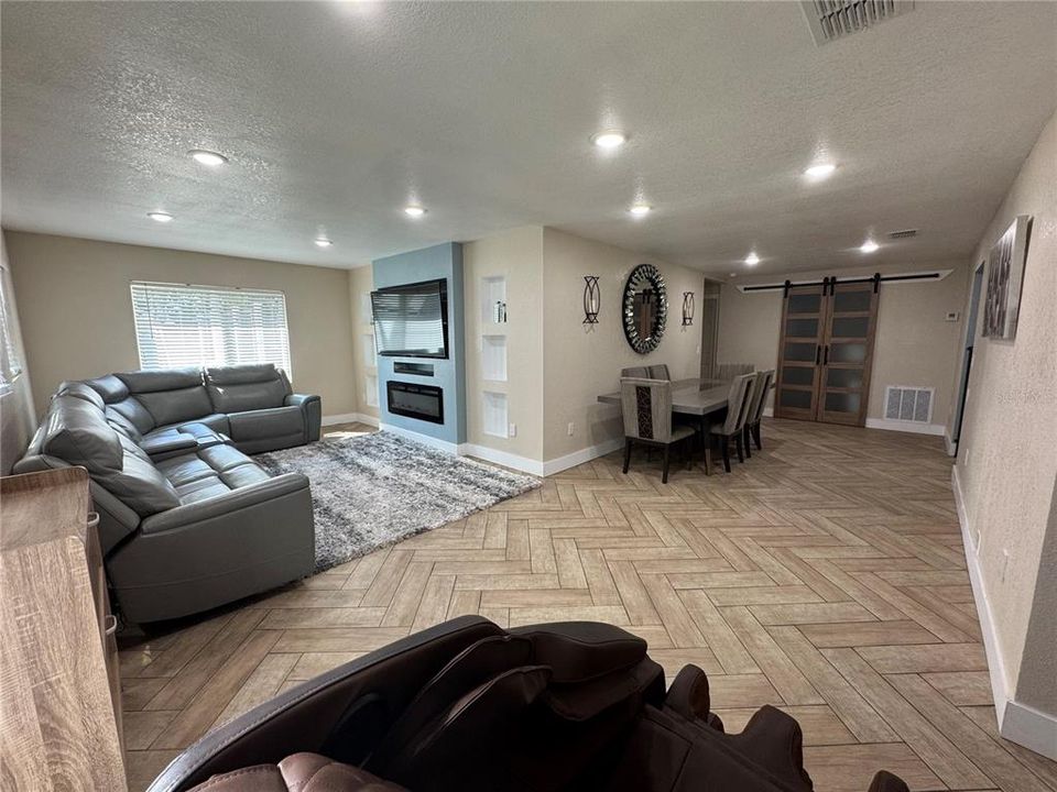 В аренду: $3,900 (5 спален, 4 ванн, 2500 Квадратных фут)