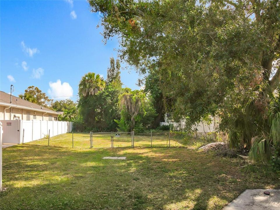 合同活跃: $139,000 (0.13 acres)