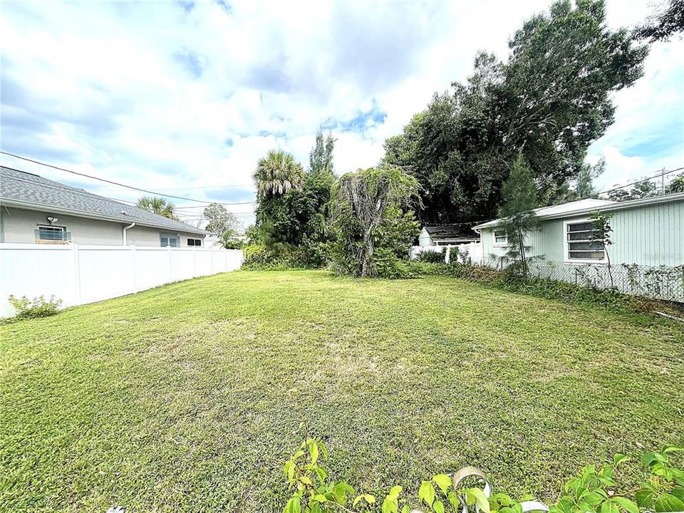 合同活跃: $139,000 (0.13 acres)