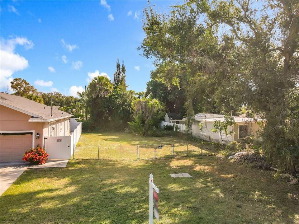 合同活跃: $139,000 (0.13 acres)