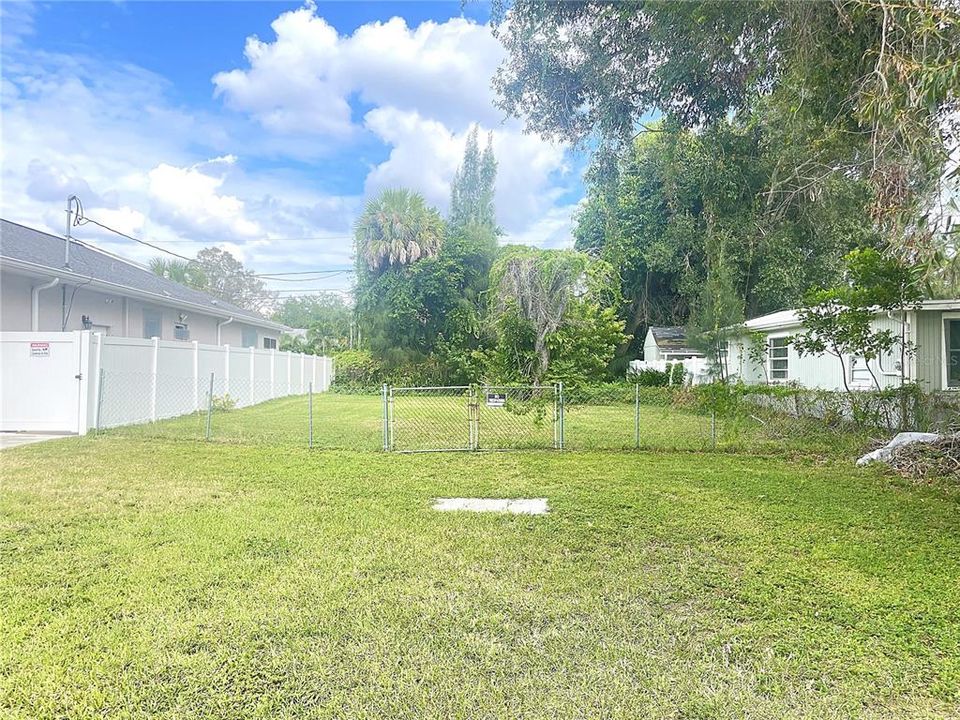 合同活跃: $139,000 (0.13 acres)