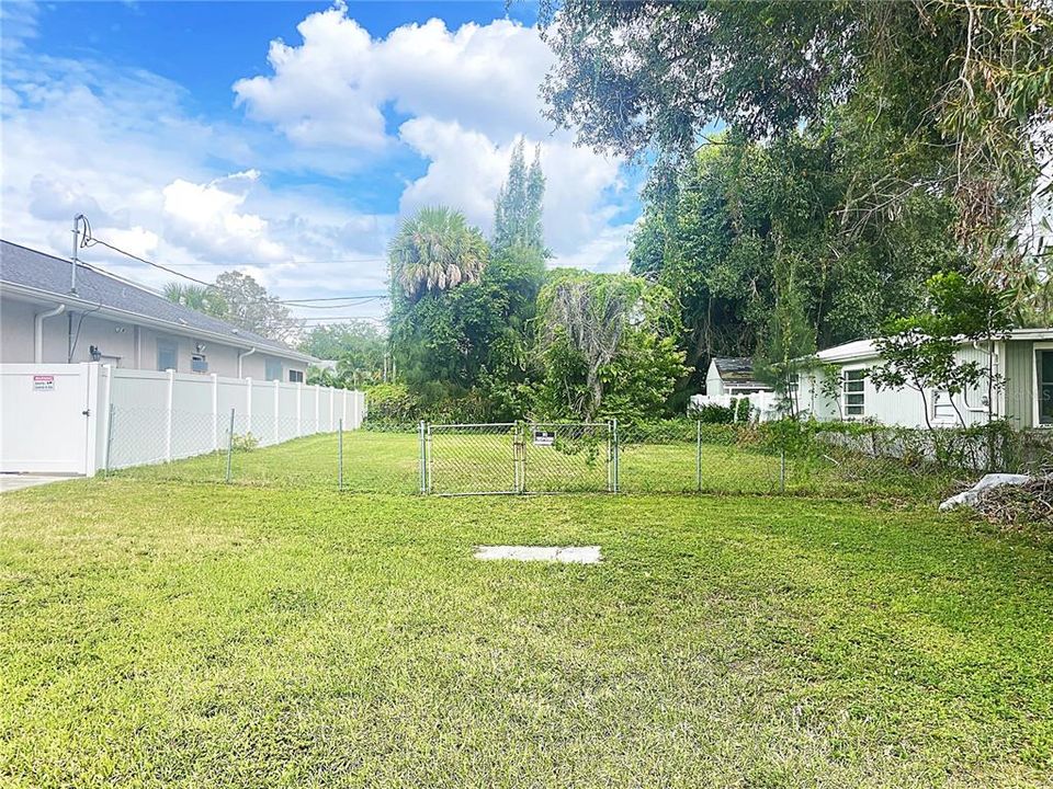 合同活跃: $139,000 (0.13 acres)