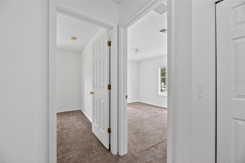 合同活跃: $1,800 (3 贝兹, 2 浴室, 1408 平方英尺)