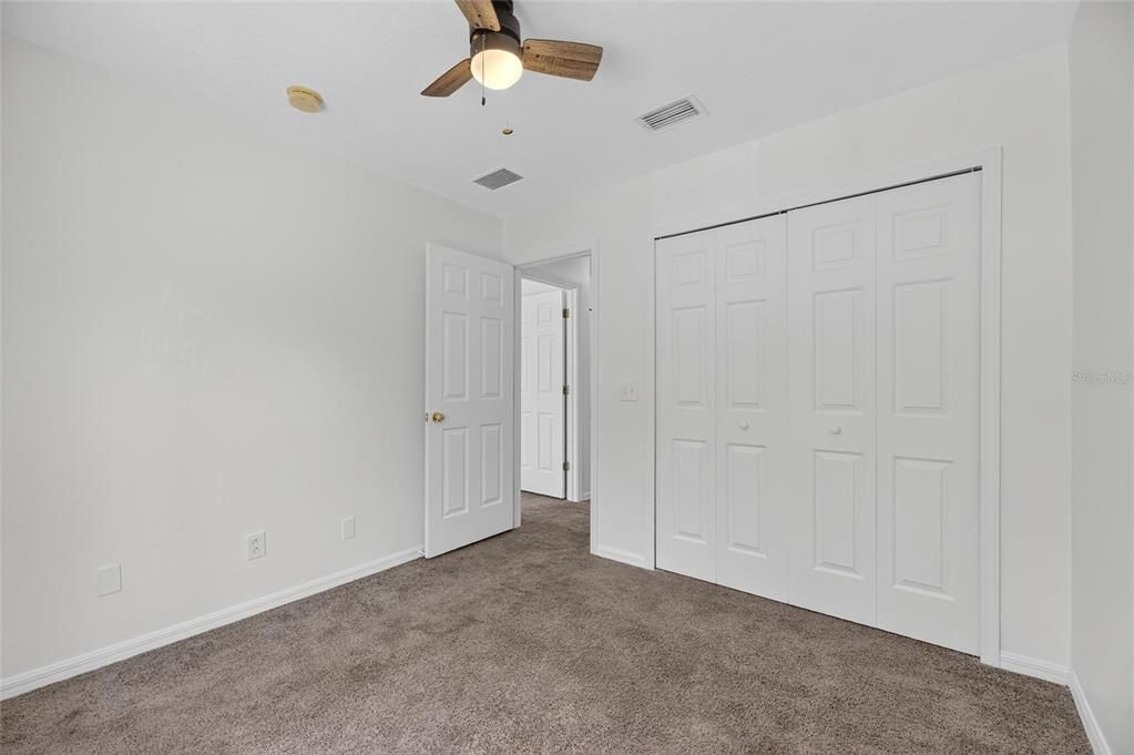 合同活跃: $1,800 (3 贝兹, 2 浴室, 1408 平方英尺)