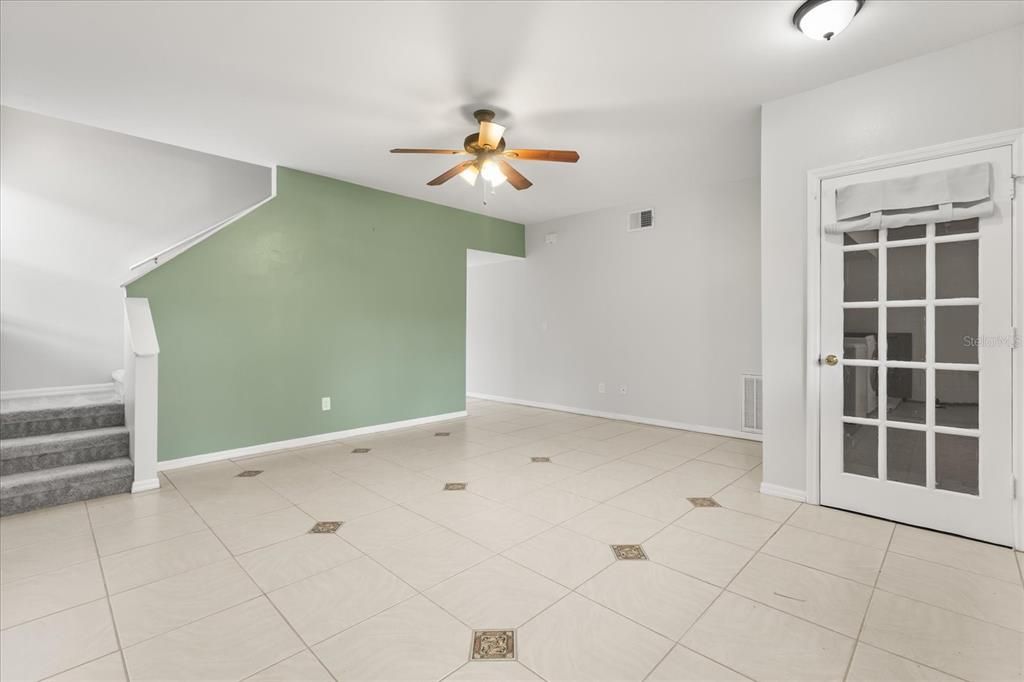 En Venta: $364,900 (4 camas, 2 baños, 1526 Pies cuadrados)