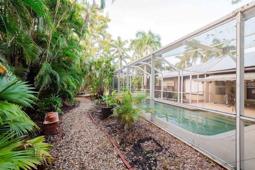 Под контрактом: $250,000 (2 спален, 2 ванн, 1250 Квадратных фут)