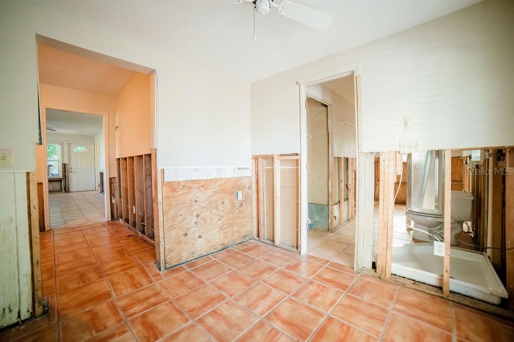 Под контрактом: $250,000 (2 спален, 2 ванн, 1250 Квадратных фут)