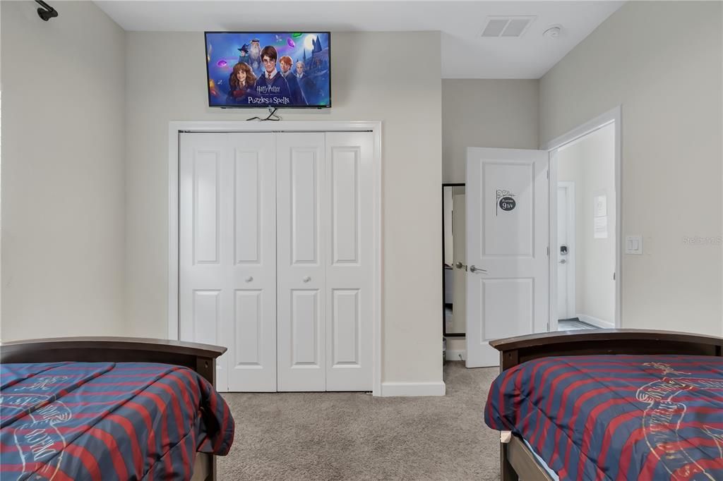 For Rent: $2,950 (5 beds, 4 baths, 2167 Square Feet)