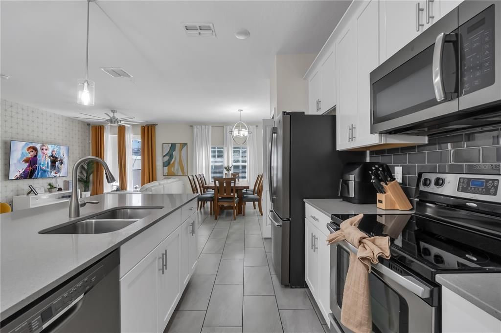 For Rent: $2,950 (5 beds, 4 baths, 2167 Square Feet)