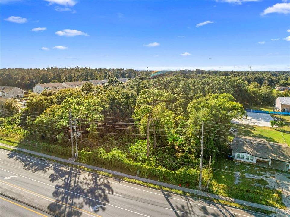 待售: $8,100,000 (9.02 acres)