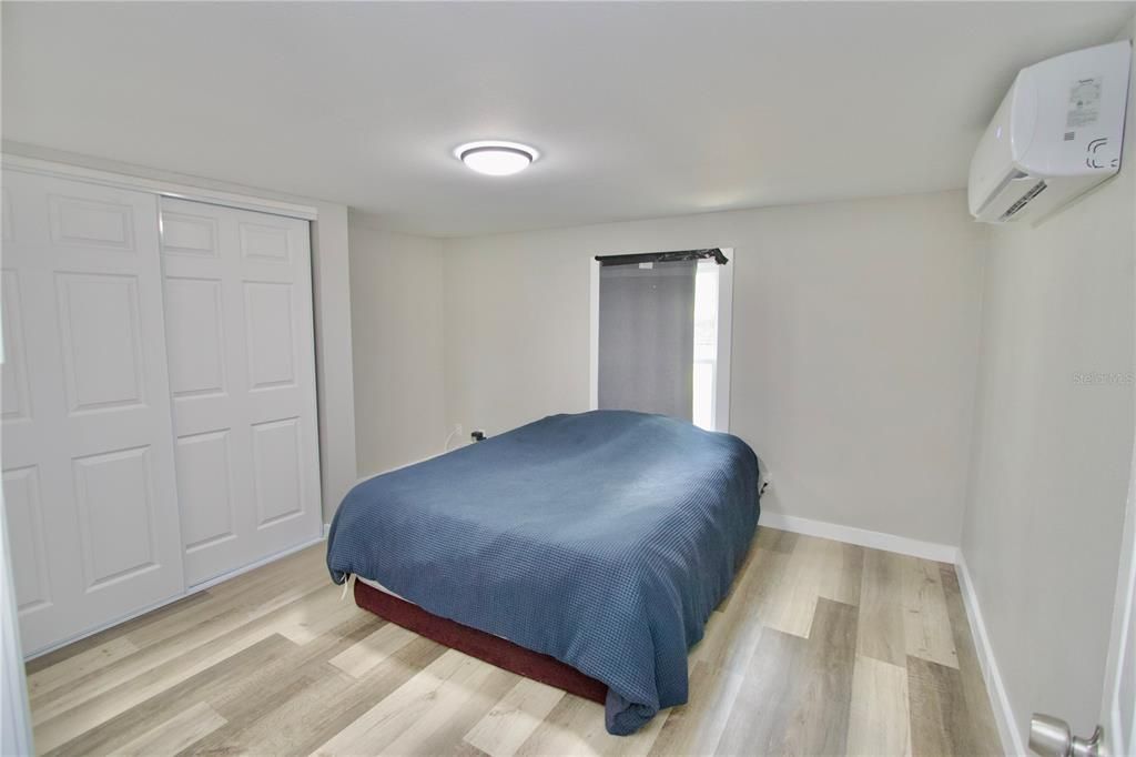 Active With Contract: $225,000 (3 beds, 2 baths, 924 Square Feet)