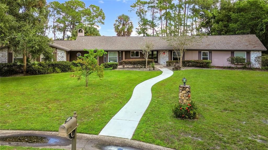 合同活跃: $800,000 (4 贝兹, 3 浴室, 3247 平方英尺)