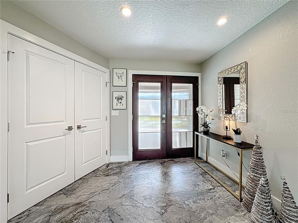 合同活跃: $800,000 (4 贝兹, 3 浴室, 3247 平方英尺)