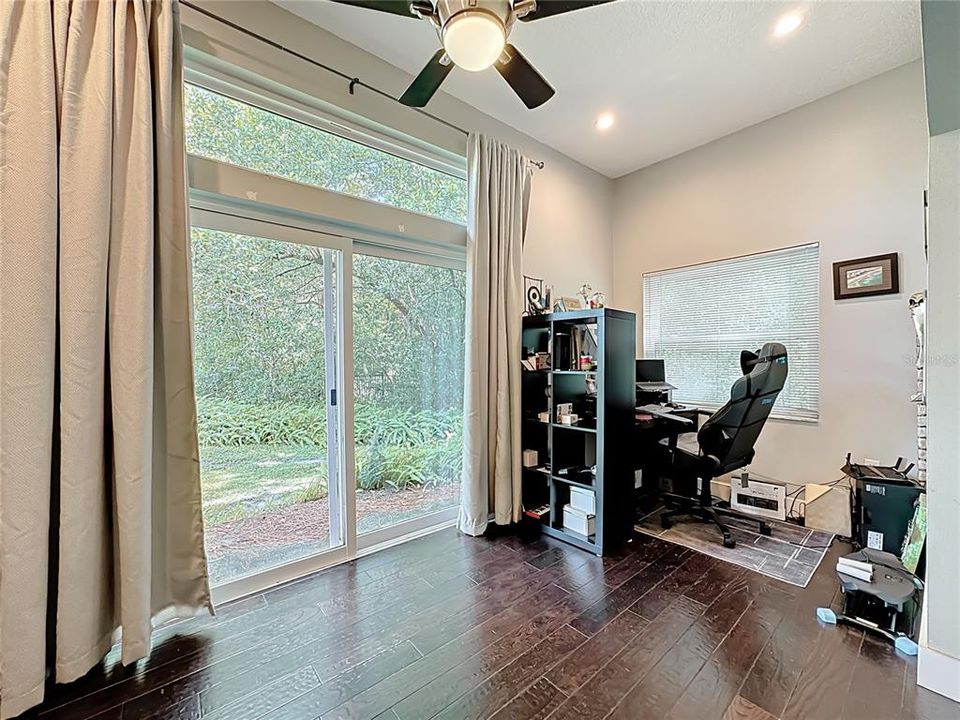 合同活跃: $800,000 (4 贝兹, 3 浴室, 3247 平方英尺)