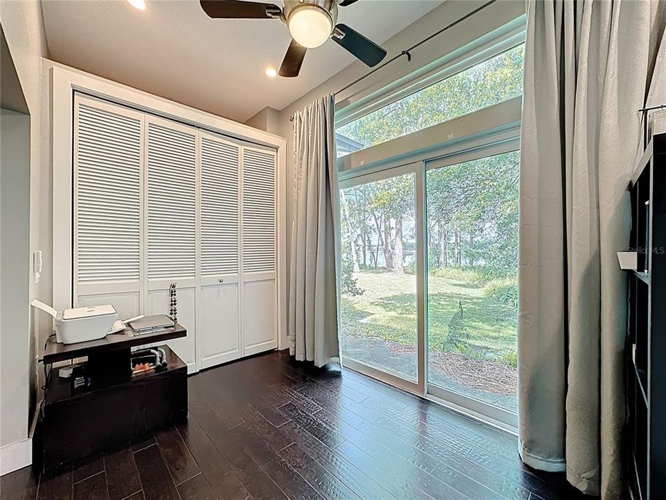 合同活跃: $800,000 (4 贝兹, 3 浴室, 3247 平方英尺)