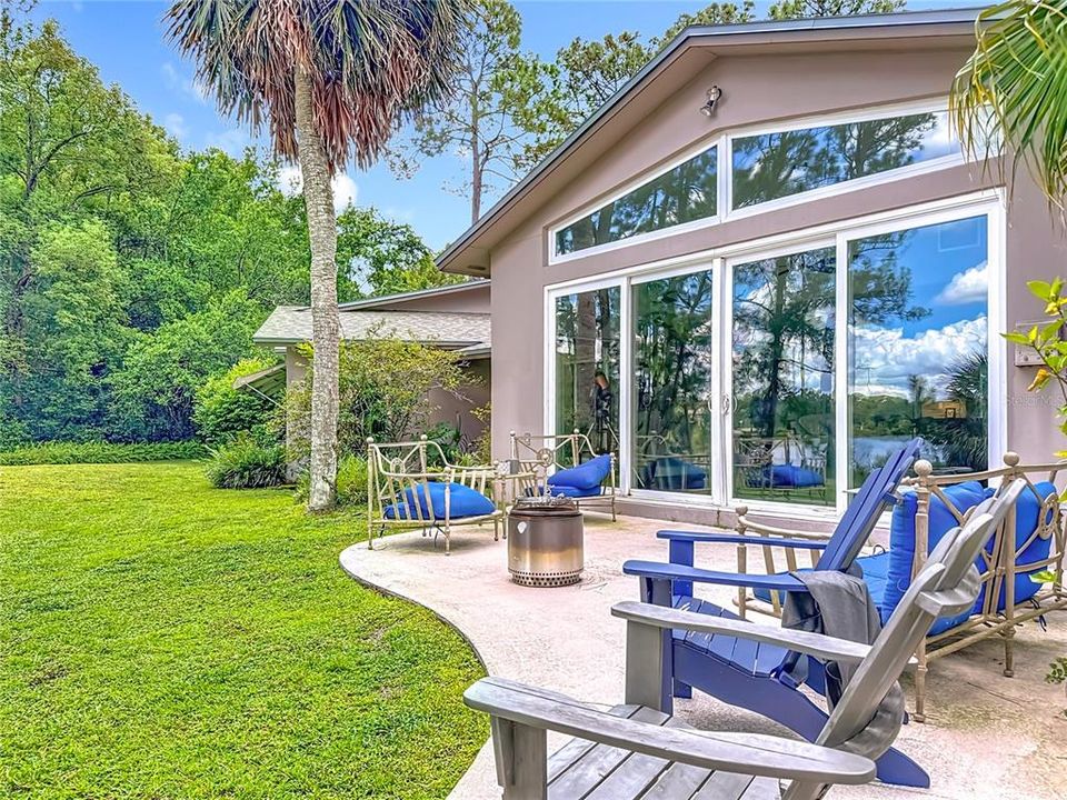 合同活跃: $800,000 (4 贝兹, 3 浴室, 3247 平方英尺)