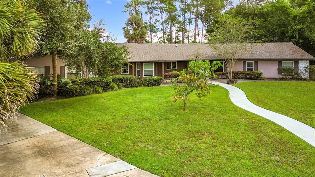 合同活跃: $800,000 (4 贝兹, 3 浴室, 3247 平方英尺)