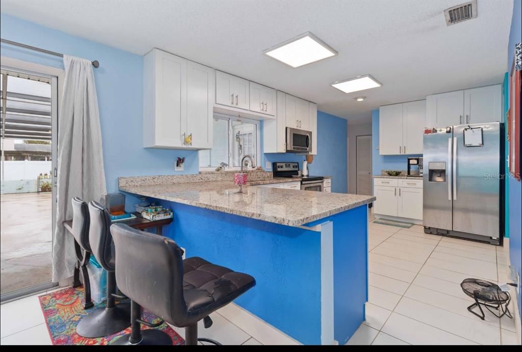 Activo con contrato: $299,000 (3 camas, 2 baños, 1329 Pies cuadrados)