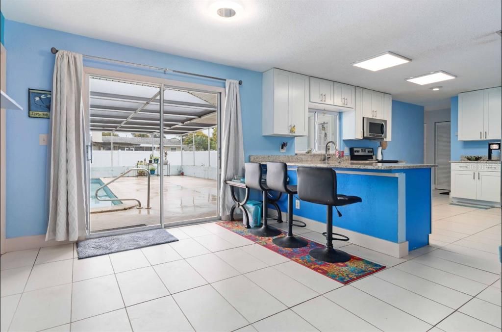 Activo con contrato: $299,000 (3 camas, 2 baños, 1329 Pies cuadrados)