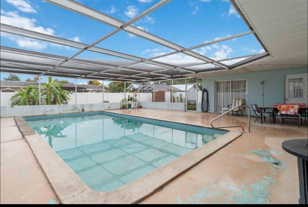 Activo con contrato: $299,000 (3 camas, 2 baños, 1329 Pies cuadrados)