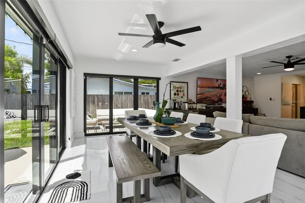 合同活跃: $899,900 (3 贝兹, 2 浴室, 1504 平方英尺)