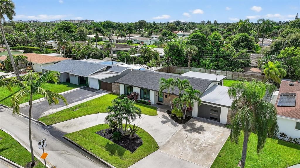 合同活跃: $899,900 (3 贝兹, 2 浴室, 1504 平方英尺)