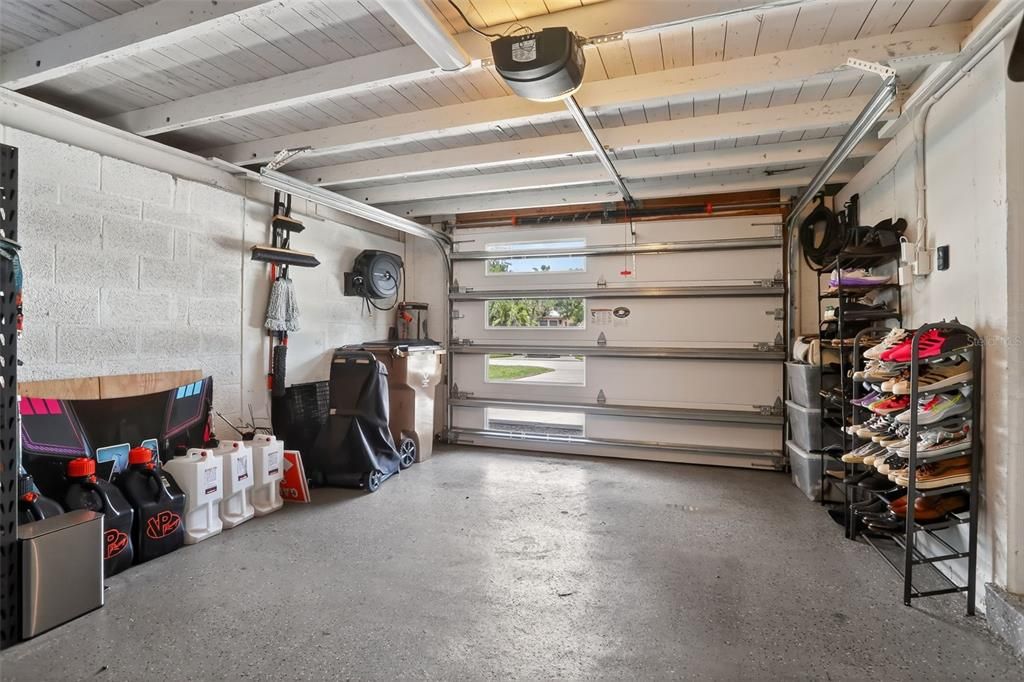 合同活跃: $899,900 (3 贝兹, 2 浴室, 1504 平方英尺)