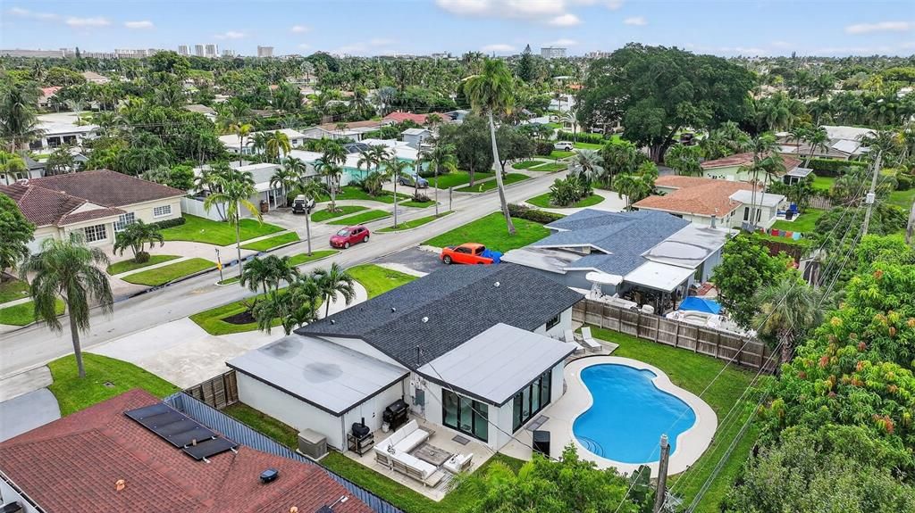 合同活跃: $899,900 (3 贝兹, 2 浴室, 1504 平方英尺)